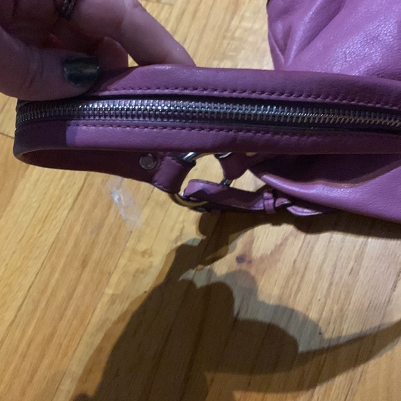 B.MAKOWSKY SOFT MAGENTA LEATHER PURSE - Picture 6 of 12